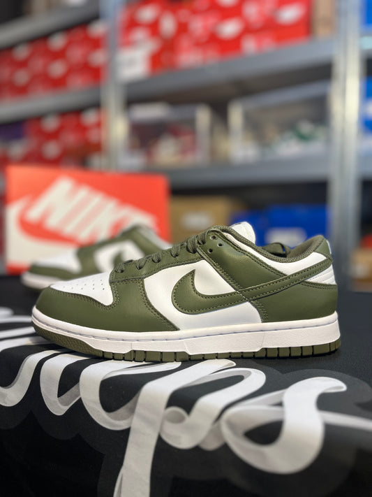 Dunk Low Olive