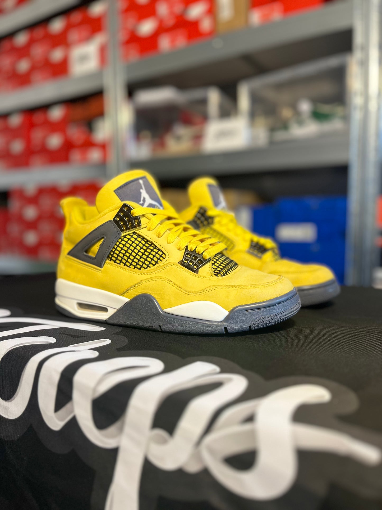 Air Jordan 4 Lightning - uk6.5 (used)